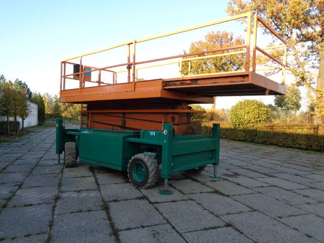 Liftlux SL140-24 - מעלית מספריים: תמונה 4 Liftlux SL140-24 - מעלית מספריים: תמונה 4