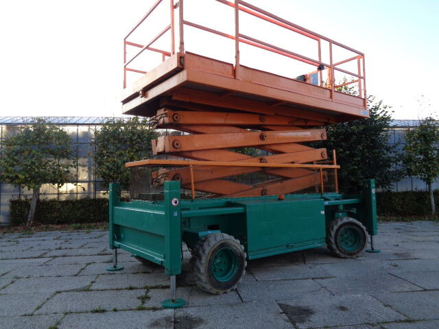 Liftlux SL140-24 - מעלית מספריים: תמונה 1 Liftlux SL140-24 - מעלית מספריים: תמונה 1
