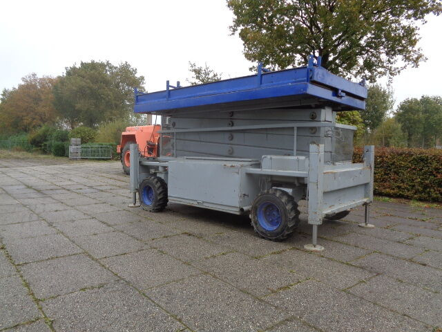 Liftlux SL172-24D4WD - מעלית מספריים: תמונה 3 Liftlux SL172-24D4WD - מעלית מספריים: תמונה 3