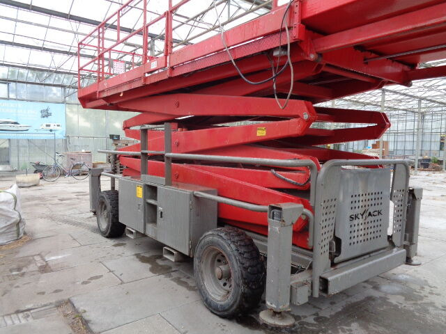 Skyjack SJ9250 - מעלית מספריים: תמונה 4 Skyjack SJ9250 - מעלית מספריים: תמונה 4
