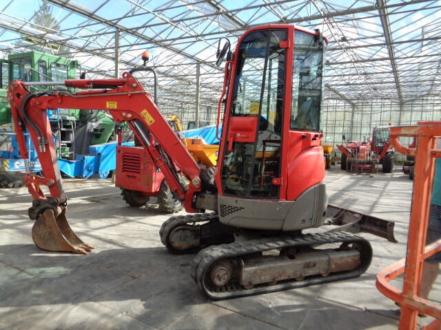 Yanmar VIO 25-4 - מיני מחפר: תמונה 1 Yanmar VIO 25-4 - מיני מחפר: תמונה 1
