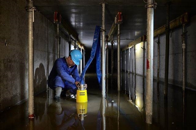 Atlas Copco Weda D04N Schmutzwasserpumpe - משאבת מים: תמונה 4 Atlas Copco Weda D04N Schmutzwasserpumpe - משאבת מים: תמונה 4