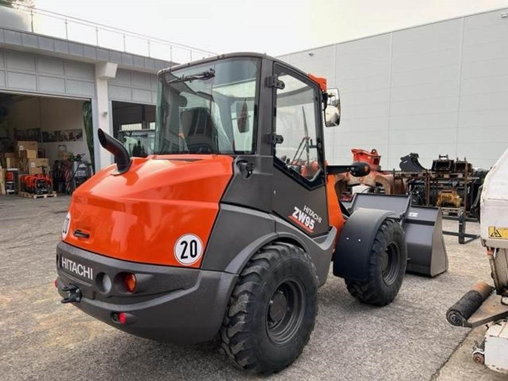 Hitachi ZW95-6C - מעמיס גלגלים: תמונה 3 Hitachi ZW95-6C - מעמיס גלגלים: תמונה 3