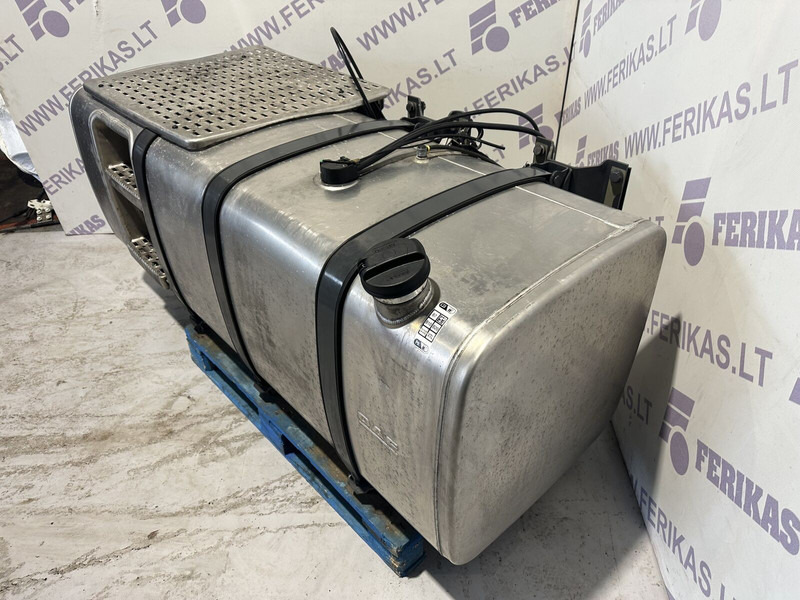 DAF 830L, fuel tank with brackets - מכל דלק עבור משאית: תמונה 2 DAF 830L, fuel tank with brackets - מכל דלק עבור משאית: תמונה 2