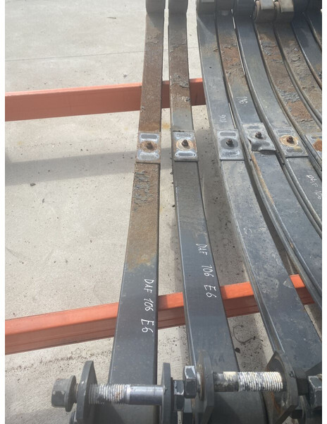 DAF XF 106 - מתלה פלדה עבור משאית: תמונה 1 DAF XF 106 - מתלה פלדה עבור משאית: תמונה 1