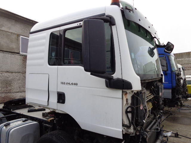 MAN Perfect condition TGS low cab ( EUROPE DELIVERY ) - תא ופנים הרכב עבור משאית: תמונה 1 MAN Perfect condition TGS low cab ( EUROPE DELIVERY ) - תא ופנים הרכב עבור משאית: תמונה 1