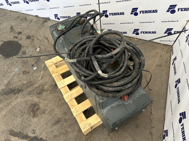 MAN rear mounting battery box - מצבר עבור משאית: תמונה 3 MAN rear mounting battery box - מצבר עבור משאית: תמונה 3