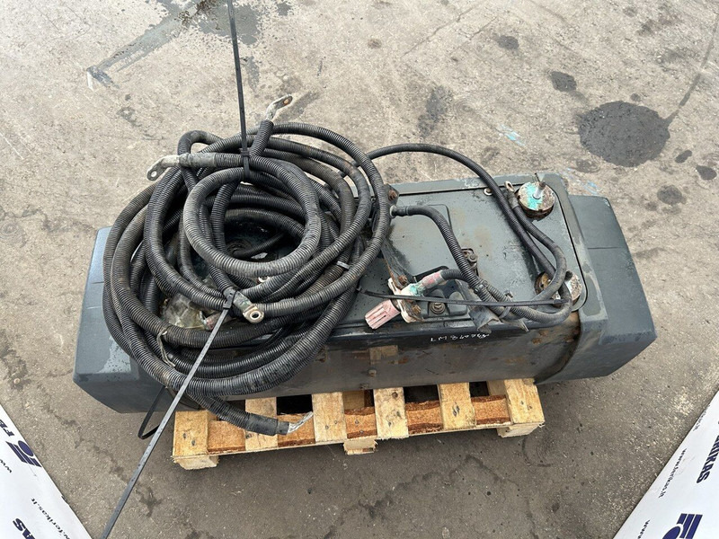 MAN rear mounting battery box - מצבר עבור משאית: תמונה 4 MAN rear mounting battery box - מצבר עבור משאית: תמונה 4