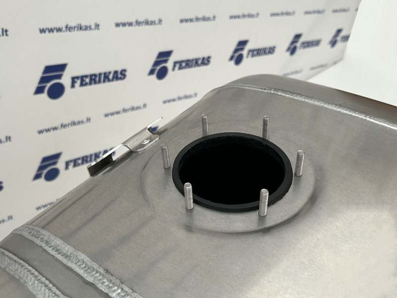 Mercedes-Benz Fuel tank 680L + 120L AdBlue - מכל דלק עבור משאית: תמונה 5 Mercedes-Benz Fuel tank 680L + 120L AdBlue - מכל דלק עבור משאית: תמונה 5