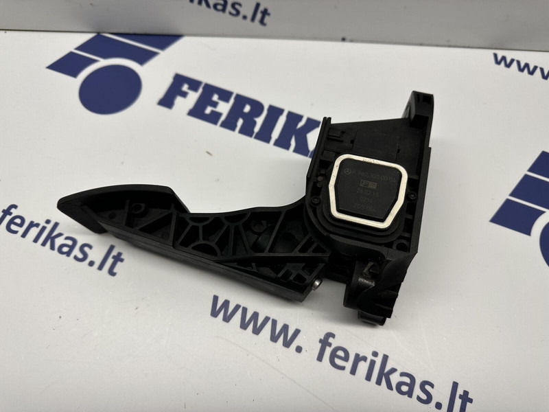 Mercedes-Benz MP4 accelerator pedal - דוושה עבור משאית: תמונה 2 Mercedes-Benz MP4 accelerator pedal - דוושה עבור משאית: תמונה 2