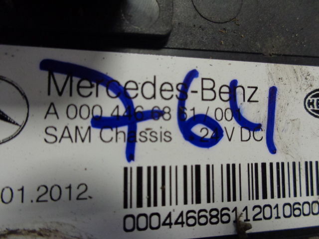 Mercedes-Benz MP4 control unit HELLA - ECU עבור משאית: תמונה 2 Mercedes-Benz MP4 control unit HELLA - ECU עבור משאית: תמונה 2