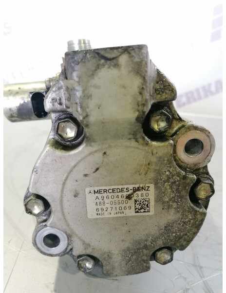 Mercedes-Benz Power Steering Pump - משאבת היגוי עבור משאית: תמונה 1 Mercedes-Benz Power Steering Pump - משאבת היגוי עבור משאית: תמונה 1