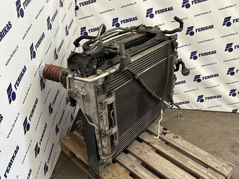Mercedes-Benz radiators set - רדיאטור עבור משאית: תמונה 2 Mercedes-Benz radiators set - רדיאטור עבור משאית: תמונה 2