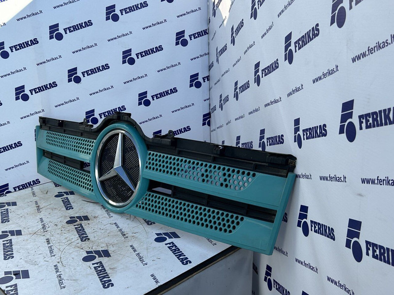 Mercedes-Benz with illuminated logo - גריל עבור משאית: תמונה 3 Mercedes-Benz with illuminated logo - גריל עבור משאית: תמונה 3