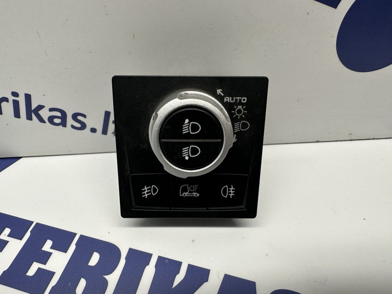 Renault lights switch - לוח מחוונים עבור משאית: תמונה 1 Renault lights switch - לוח מחוונים עבור משאית: תמונה 1