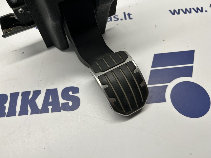 Scania accelerator pedal - דוושה עבור משאית: תמונה 2 Scania accelerator pedal - דוושה עבור משאית: תמונה 2