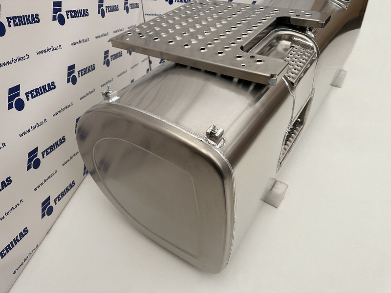 Volvo New aluminum fuel tank 900L - מכל דלק עבור משאית: תמונה 3 Volvo New aluminum fuel tank 900L - מכל דלק עבור משאית: תמונה 3