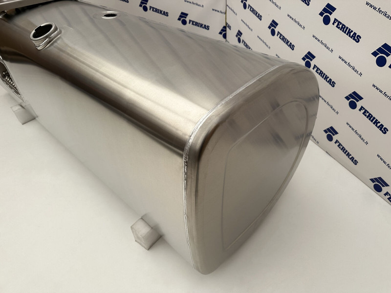 Volvo New aluminum fuel tank 900L - מכל דלק עבור משאית: תמונה 2 Volvo New aluminum fuel tank 900L - מכל דלק עבור משאית: תמונה 2