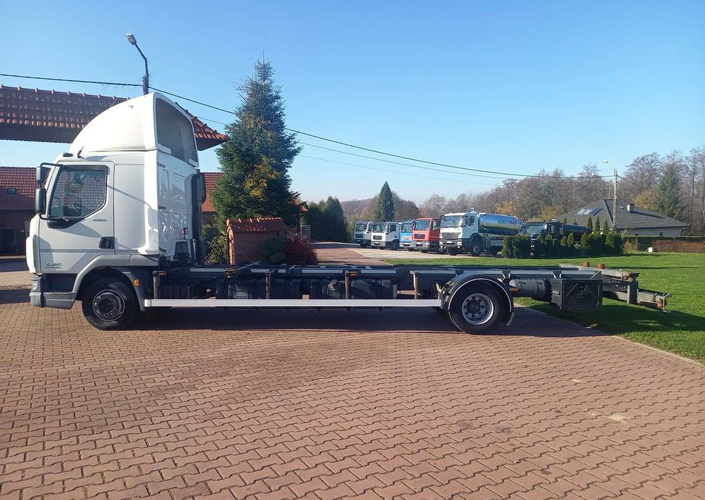 DAF 45 - מוביל מכולות/ משאית החלפת גוף: תמונה 3 DAF 45 - מוביל מכולות/ משאית החלפת גוף: תמונה 3