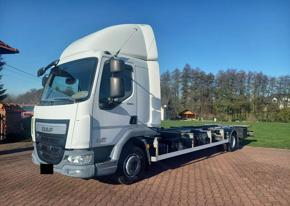 DAF 45 - מוביל מכולות/ משאית החלפת גוף: תמונה 2 DAF 45 - מוביל מכולות/ משאית החלפת גוף: תמונה 2