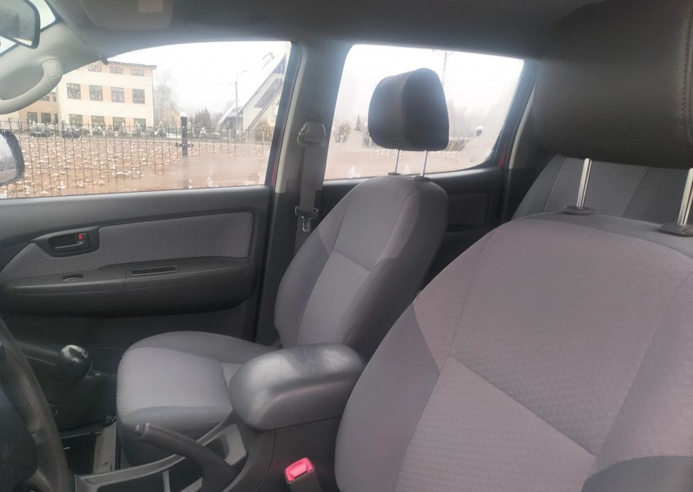 Toyota Hilux 2.5D 4x4, straż, strażacki, pożarniczy - טנדר: תמונה 5 Toyota Hilux 2.5D 4x4, straż, strażacki, pożarniczy - טנדר: תמונה 5