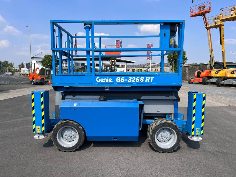Genie GS3268 RT diesel 4x4 12m (1480) - מעלית מספריים: תמונה 2 Genie GS3268 RT diesel 4x4 12m (1480) - מעלית מספריים: תמונה 2