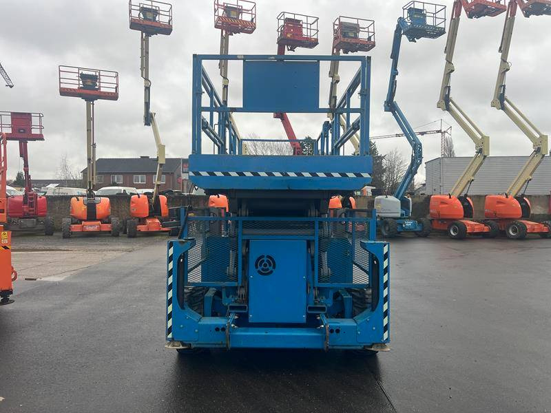 Genie GS5390 RT diesel 4x4 18m (1711) - מעלית מספריים: תמונה 4 Genie GS5390 RT diesel 4x4 18m (1711) - מעלית מספריים: תמונה 4