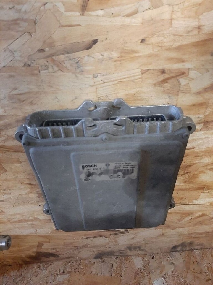 Bosch 0 281 010 013 - ECU עבור אוטובוס: תמונה 2 Bosch 0 281 010 013 - ECU עבור אוטובוס: תמונה 2