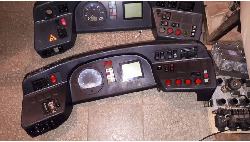 Mercedes-Benz D-78052VS - לוח מחוונים: תמונה 1 Mercedes-Benz D-78052VS - לוח מחוונים: תמונה 1