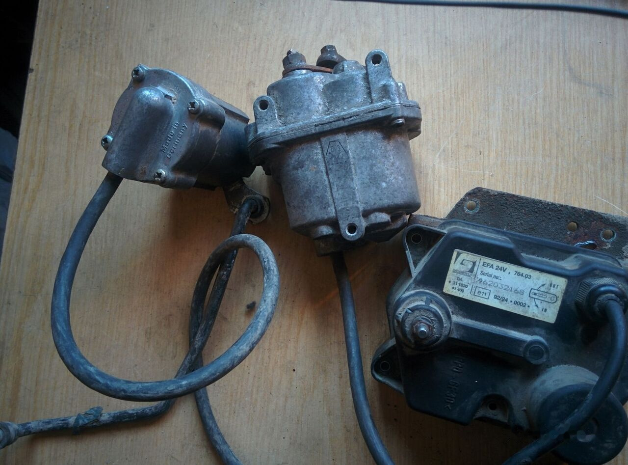 Mercedes-Benz potentsiometr 445.805.2\2 . 4.4.\511.5.10. 5020. 5.9/ 5.18/3 . 44 Mercedes-Benz O405 - ECU עבור אוטובוס: תמונה 2 Mercedes-Benz potentsiometr 445.805.2\2 . 4.4.\511.5.10. 5020. 5.9/ 5.18/3 . 44 Mercedes-Benz O405 - ECU עבור אוטובוס: תמונה 2