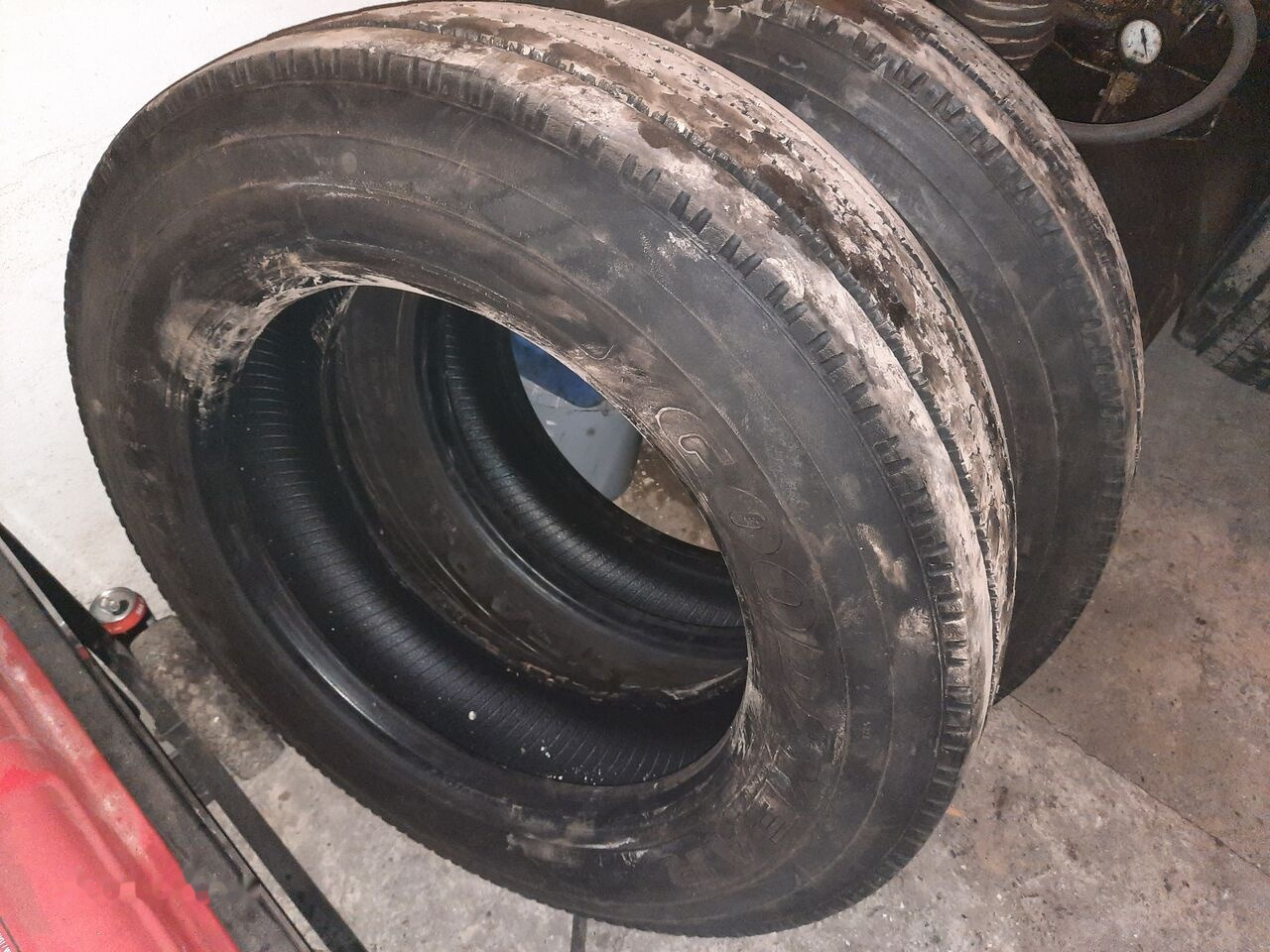 Michelin 295*80R22.5 255*70 \ 275*70* 265\70R19.5 - צמיג עבור משאית: תמונה 2 Michelin 295*80R22.5 255*70 \ 275*70* 265\70R19.5 - צמיג עבור משאית: תמונה 2