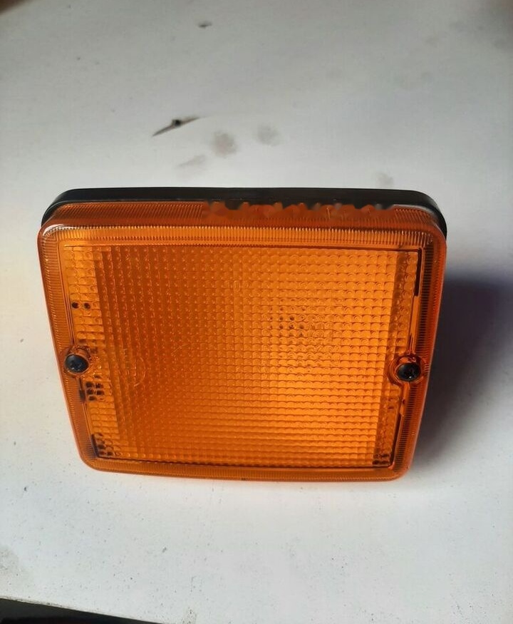 Volvo 1110985 vo 70305322 Volvo 70305322 - מאותת פניה עבור אוטובוס: תמונה 4 Volvo 1110985 vo 70305322 Volvo 70305322 - מאותת פניה עבור אוטובוס: תמונה 4