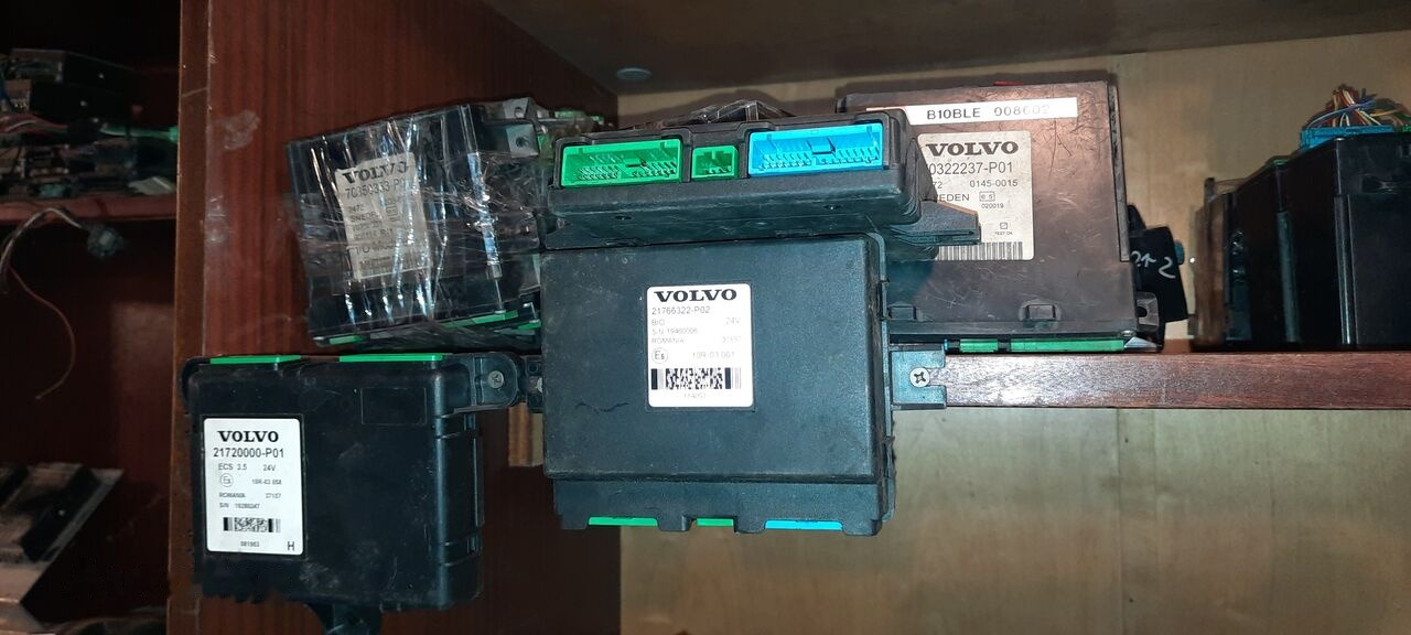 Volvo 20503188-P04.3195082-2 R03 Volvo B12 - ECU עבור אוטובוס: תמונה 3 Volvo 20503188-P04.3195082-2 R03 Volvo B12 - ECU עבור אוטובוס: תמונה 3