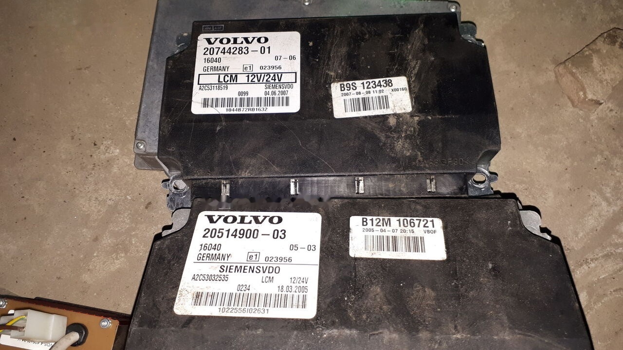 Volvo 20815236-P04. 70327101. 2054900 . 20744283-01. 3192577. 20815236 Volvo - ECU עבור אוטובוס: תמונה 2 Volvo 20815236-P04. 70327101. 2054900 . 20744283-01. 3192577. 20815236 Volvo - ECU עבור אוטובוס: תמונה 2
