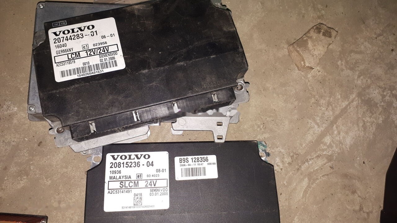 Volvo 20815236-P04. 70327101. 2054900 . 20744283-01. 3192577. 20815236 Volvo - ECU עבור אוטובוס: תמונה 4 Volvo 20815236-P04. 70327101. 2054900 . 20744283-01. 3192577. 20815236 Volvo - ECU עבור אוטובוס: תמונה 4
