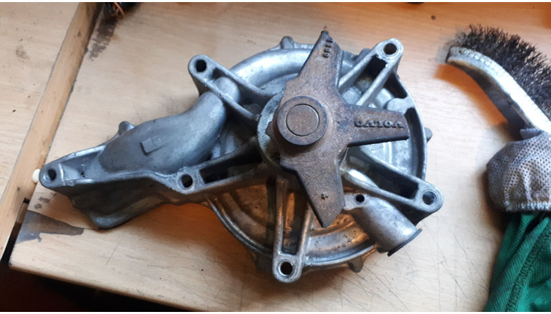 Volvo B 12 9700 . FM/FH - משאבת נוזל קירור: תמונה 1 Volvo B 12 9700 . FM/FH - משאבת נוזל קירור: תמונה 1