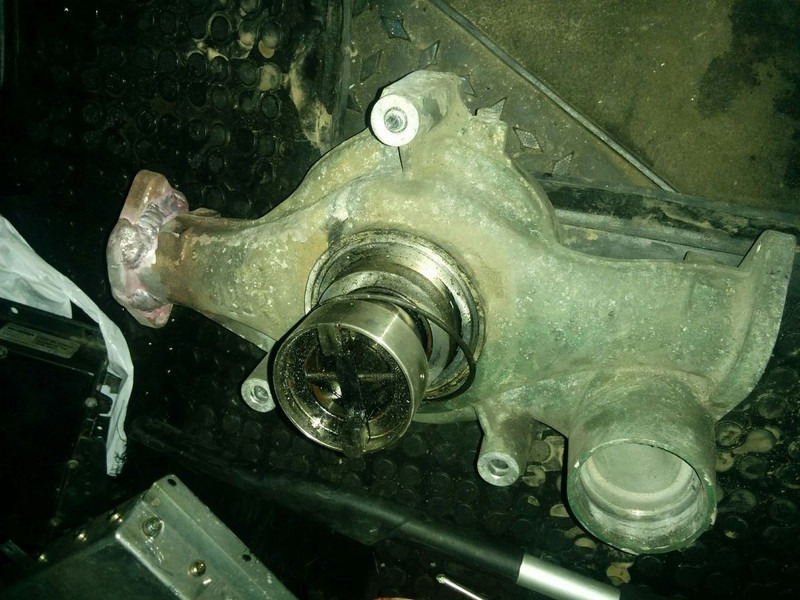 Volvo B 12 9700 . FM/FH - משאבת נוזל קירור: תמונה 4 Volvo B 12 9700 . FM/FH - משאבת נוזל קירור: תמונה 4