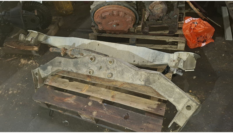 Volvo кронштейн заднего моста мерседес - מתלה פלדה: תמונה 4 Volvo кронштейн заднего моста мерседес - מתלה פלדה: תמונה 4