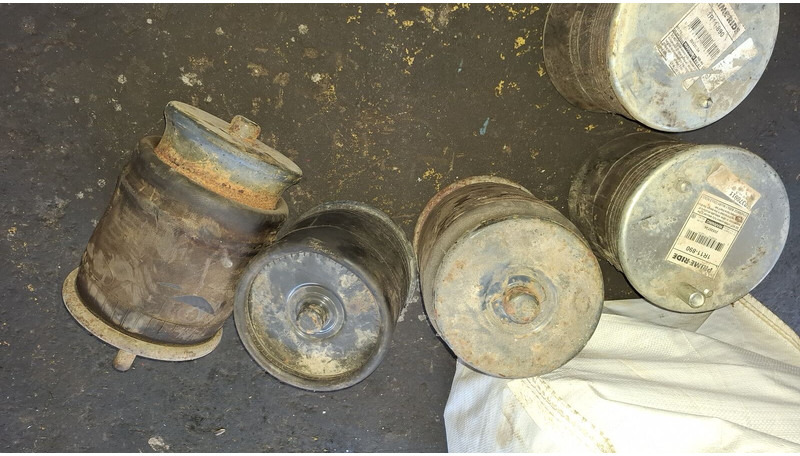 Volvo пневморессора . втулка стабилизатора - מתלה אוויר: תמונה 3 Volvo пневморессора . втулка стабилизатора - מתלה אוויר: תמונה 3