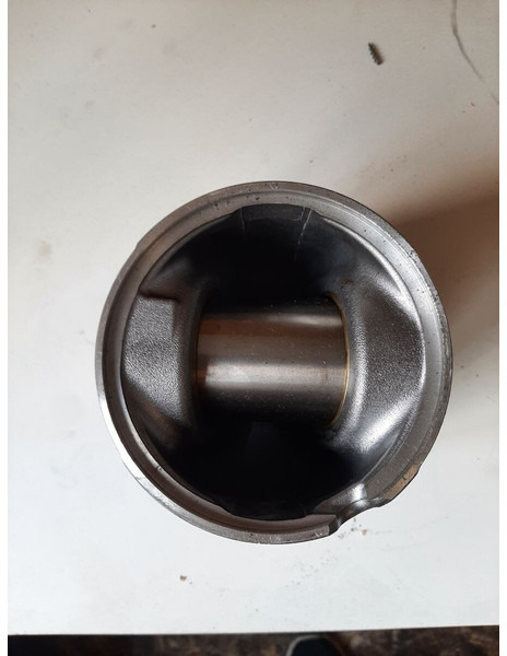 Volvo std 126.85 - מנוע וחלקים: תמונה 2 Volvo std 126.85 - מנוע וחלקים: תמונה 2