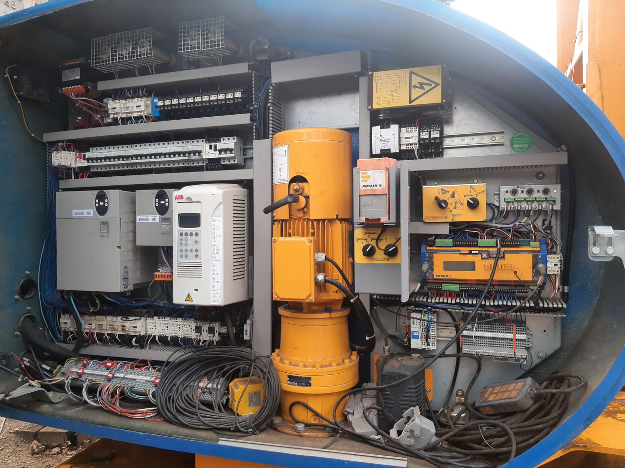 Potain IGO T70A - מנוף הקמה עצמית: תמונה 1 Potain IGO T70A - מנוף הקמה עצמית: תמונה 1