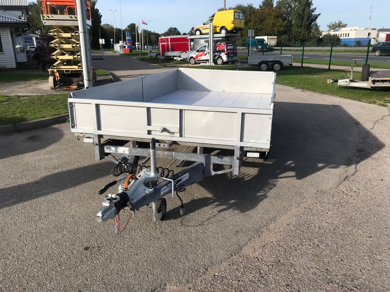 Ifor Williams LM126G - קרון נגרר צד נופל/ שטוח: תמונה 2 Ifor Williams LM126G - קרון נגרר צד נופל/ שטוח: תמונה 2