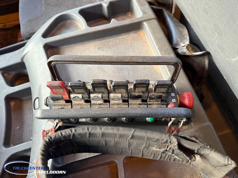 Hiab 322 EP-5 Hipro 2x Extra functie, Afstandsbediening - עגורן מעמיס: תמונה 3 Hiab 322 EP-5 Hipro 2x Extra functie, Afstandsbediening - עגורן מעמיס: תמונה 3