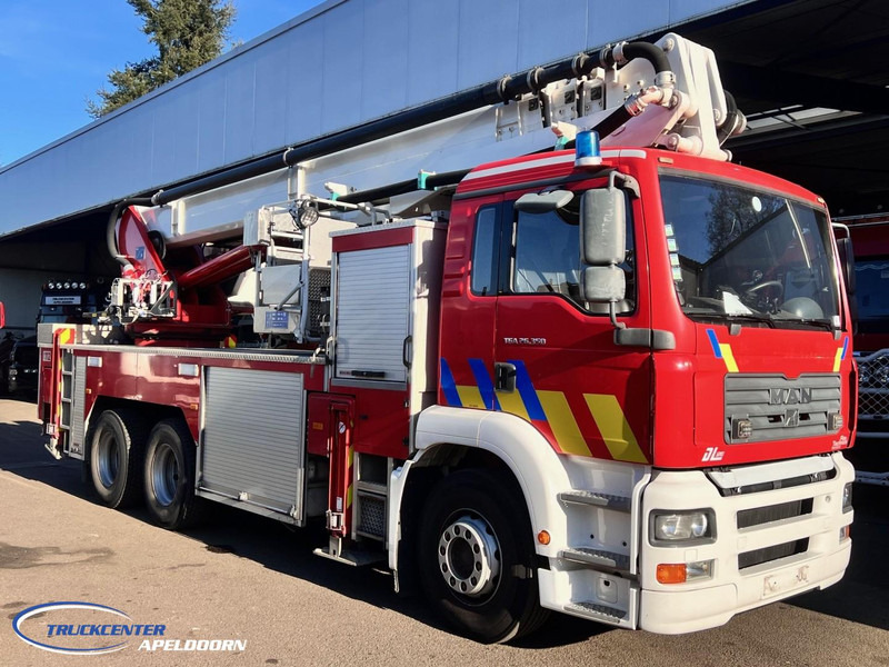 MAN TGA 26.350 Magirus ALP 320L = 32 meter, Waterpomp, 6x4, Bladgeveerd - משאית אש: תמונה 3 MAN TGA 26.350 Magirus ALP 320L = 32 meter, Waterpomp, 6x4, Bladgeveerd - משאית אש: תמונה 3