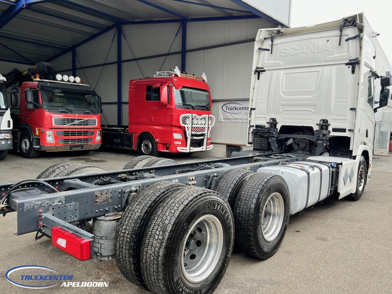 Scania R650 V8 NGS 6x4, Standclima, PTO, Retarder - משאית עם שלדת תא: תמונה 2 Scania R650 V8 NGS 6x4, Standclima, PTO, Retarder - משאית עם שלדת תא: תמונה 2