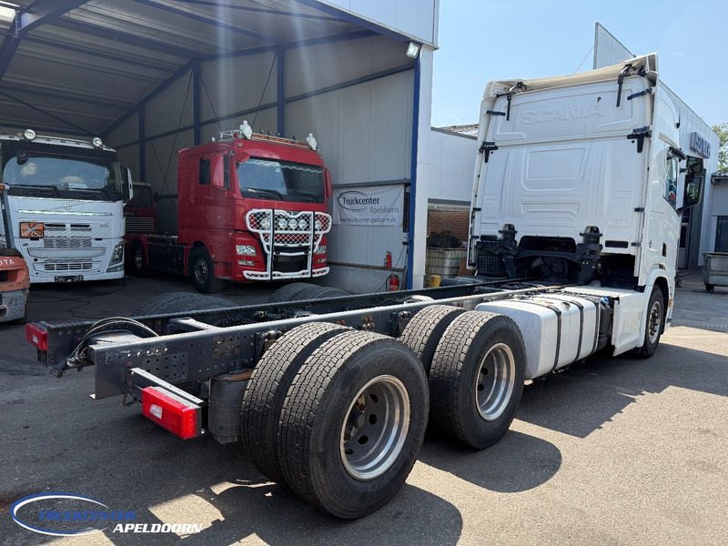 Scania R650 V8 NGS 6x4, Standclima, PTO, Retarder - משאית עם שלדת תא: תמונה 2 Scania R650 V8 NGS 6x4, Standclima, PTO, Retarder - משאית עם שלדת תא: תמונה 2