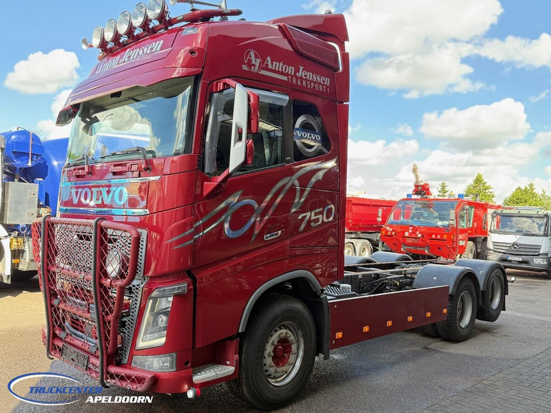 Volvo FH 750 6x4 Tandemlift, Retarder, PTO - משאית עם שלדת תא: תמונה 3 Volvo FH 750 6x4 Tandemlift, Retarder, PTO - משאית עם שלדת תא: תמונה 3