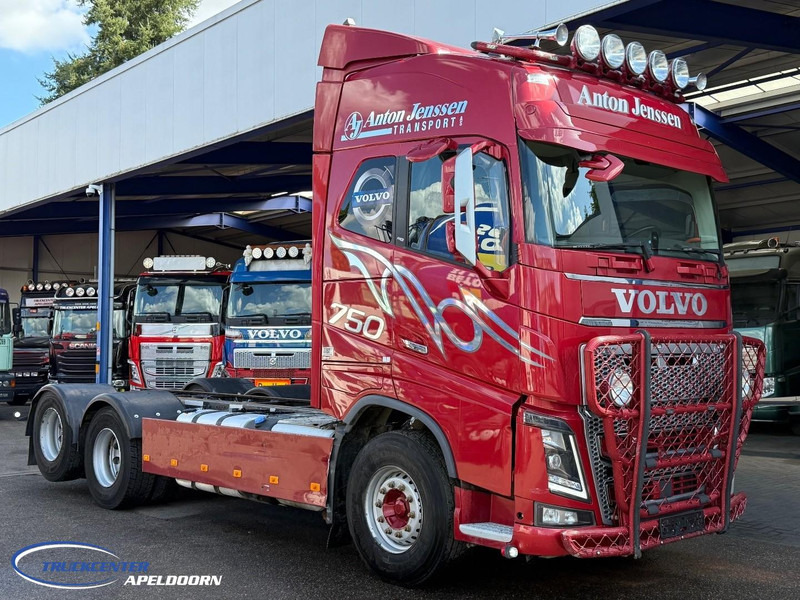 Volvo FH 750 6x4 Tandemlift, Retarder, PTO - משאית עם שלדת תא: תמונה 1 Volvo FH 750 6x4 Tandemlift, Retarder, PTO - משאית עם שלדת תא: תמונה 1