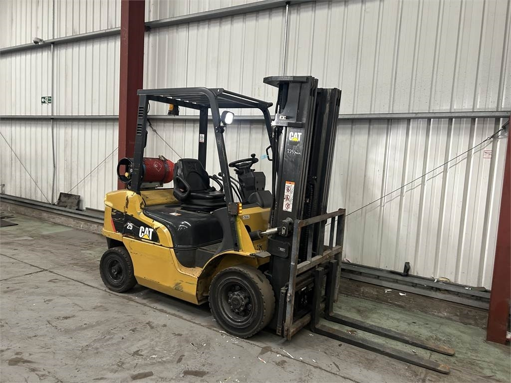 CAT GP25NT - מלגזת LPG: תמונה 4 CAT GP25NT - מלגזת LPG: תמונה 4