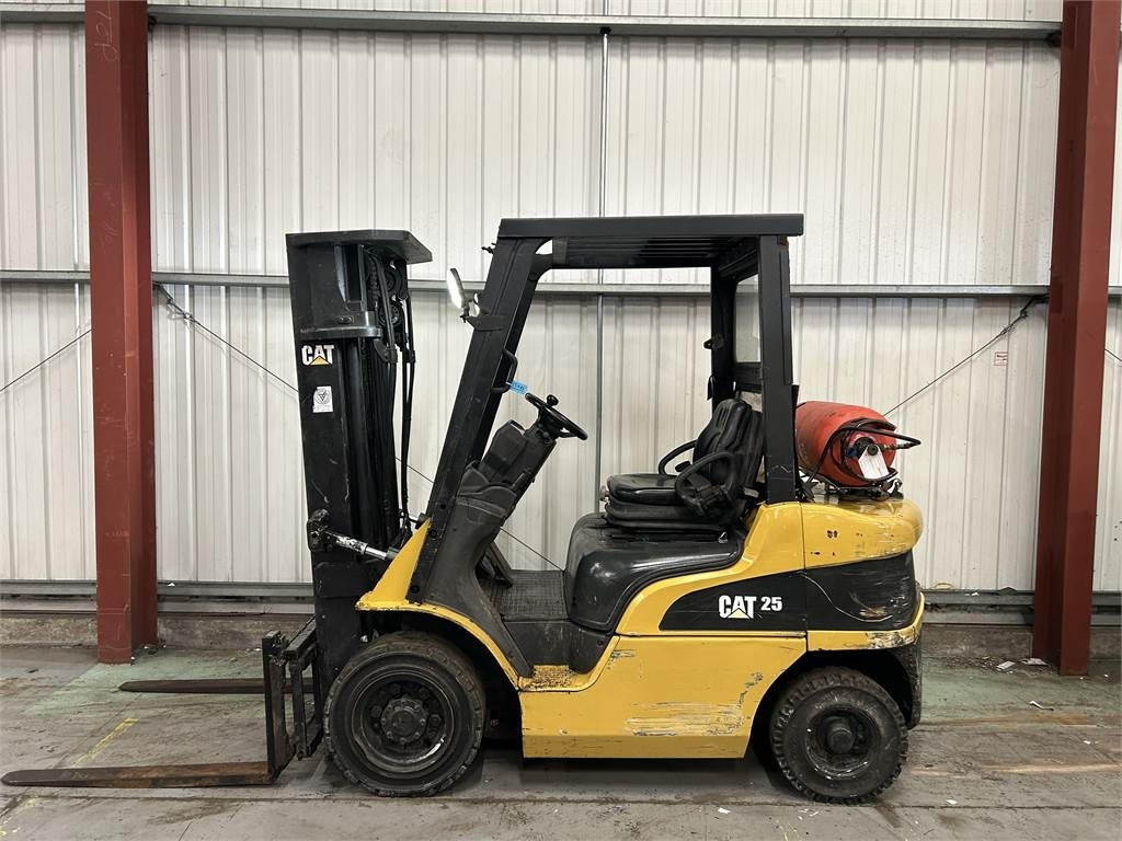 CAT GP25NT - מלגזת LPG: תמונה 1 CAT GP25NT - מלגזת LPG: תמונה 1